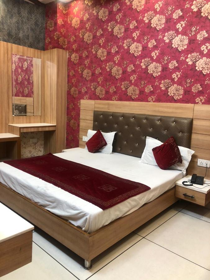 Hotel Robin Inn Amritsar Exterior photo