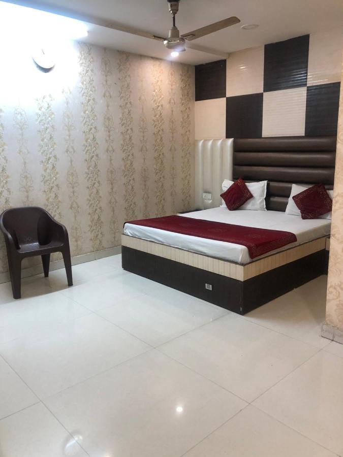 Hotel Robin Inn Amritsar Exterior photo