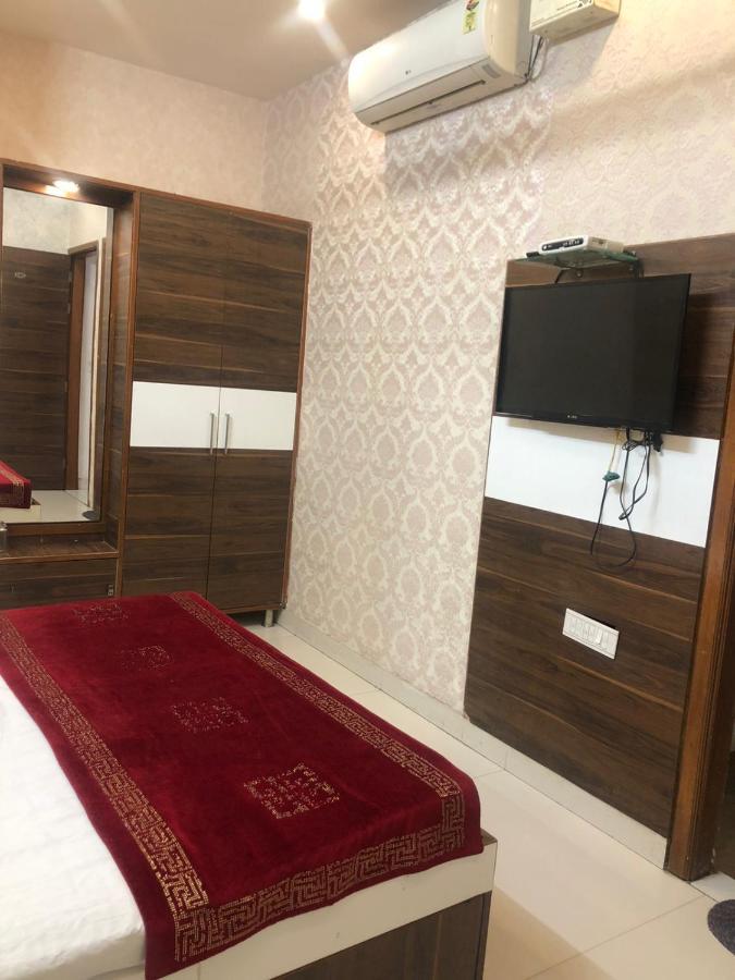 Hotel Robin Inn Amritsar Exterior photo
