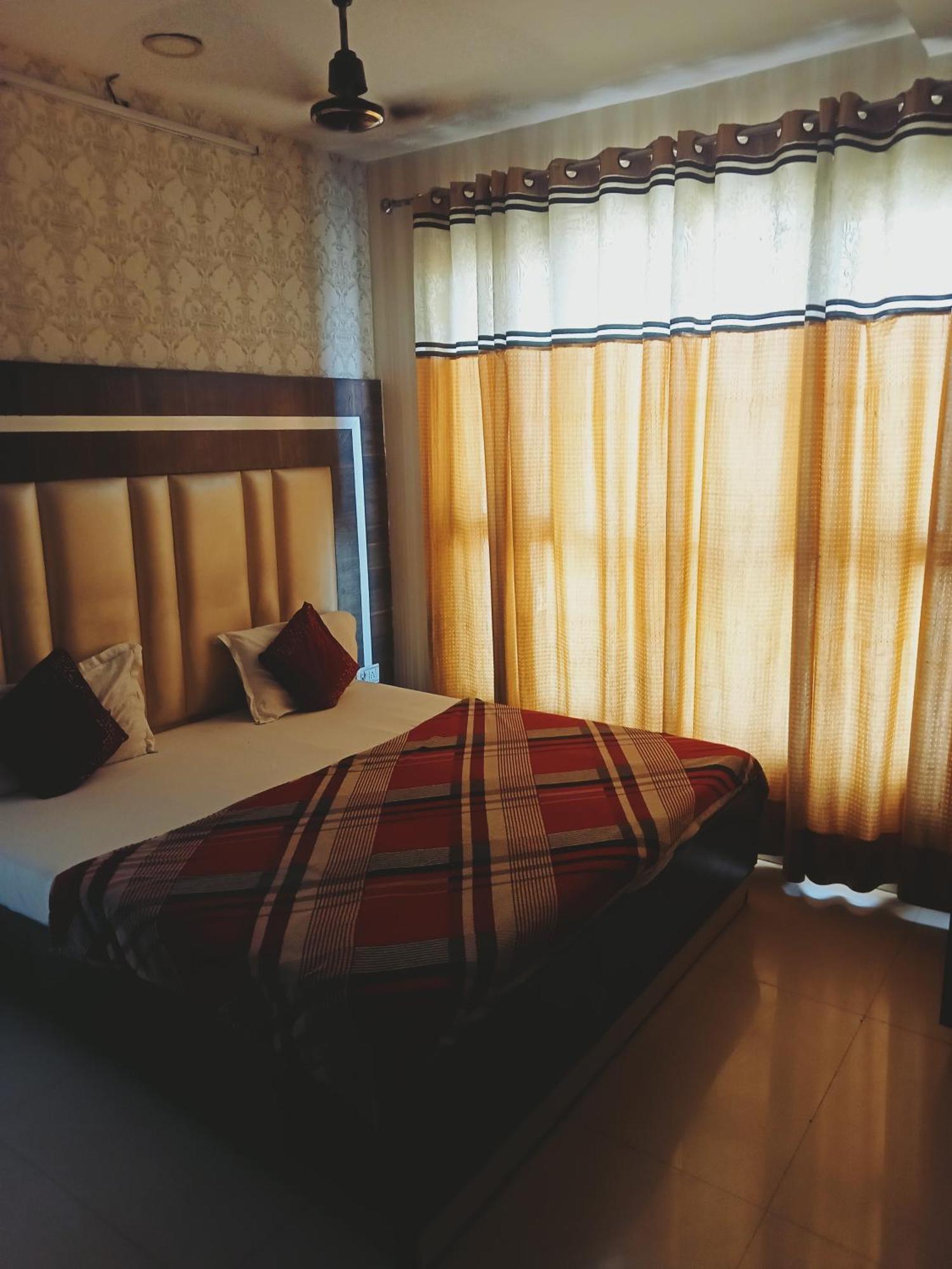 Hotel Robin Inn Amritsar Exterior photo