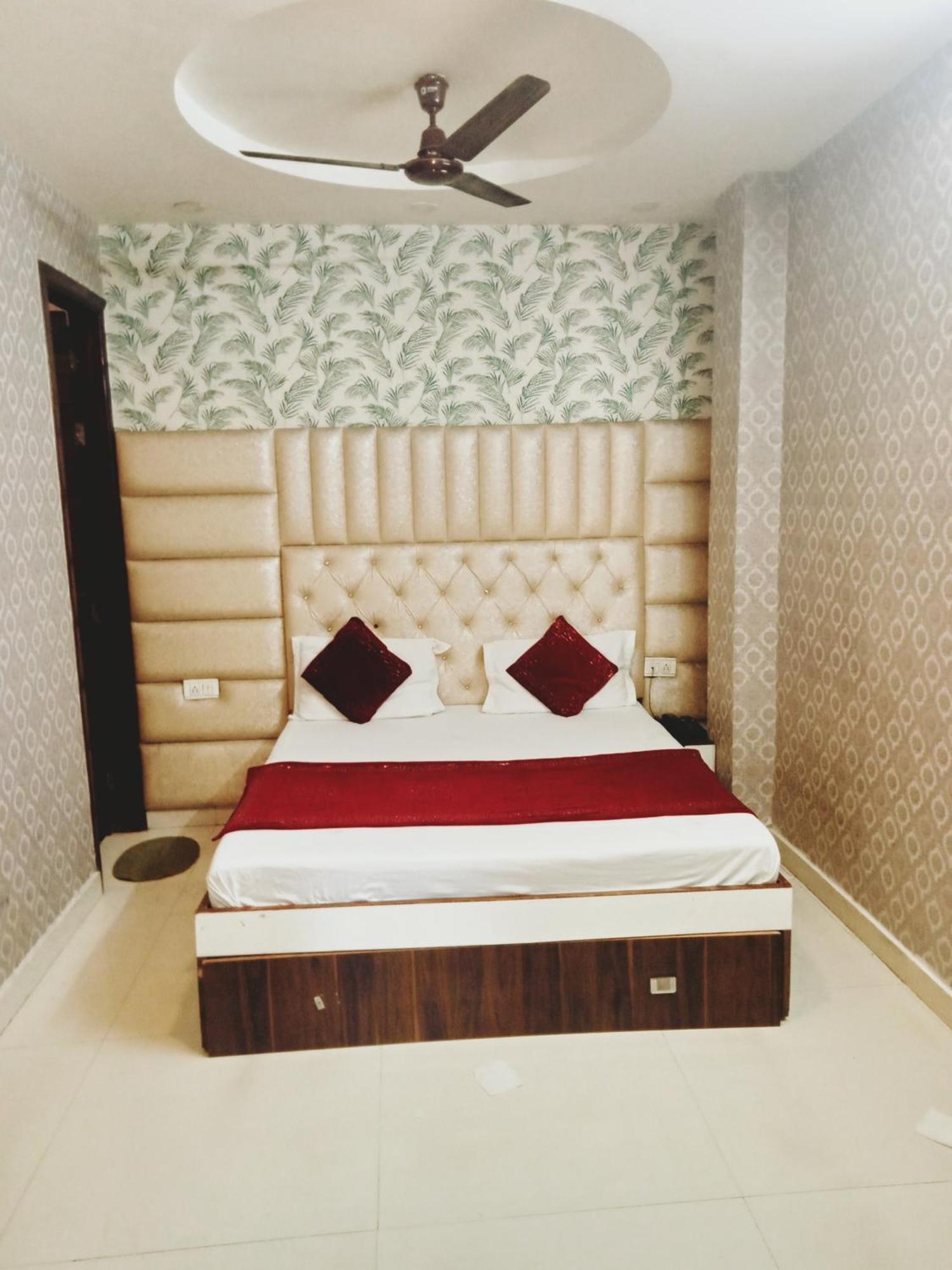 Hotel Robin Inn Amritsar Exterior photo