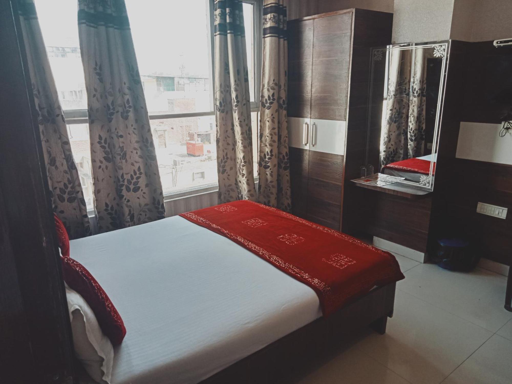 Hotel Robin Inn Amritsar Exterior photo
