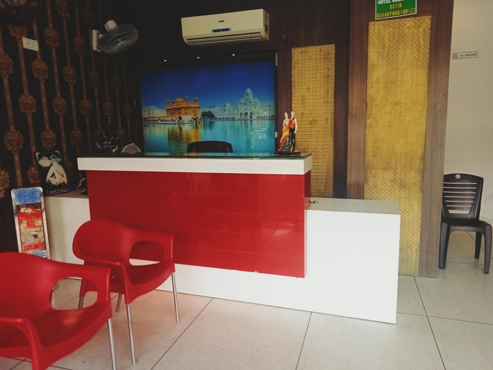 Hotel Robin Inn Amritsar Exterior photo