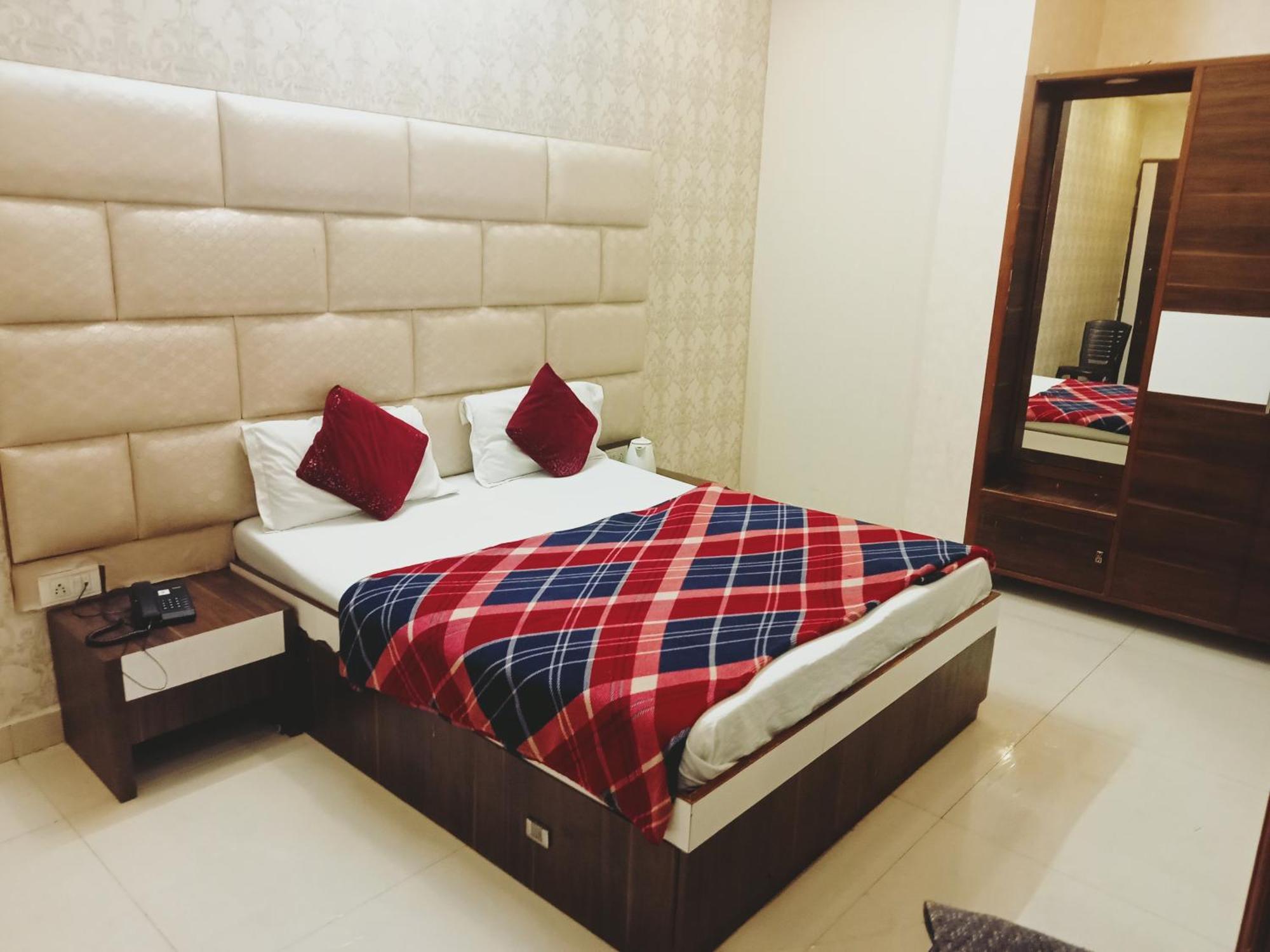 Hotel Robin Inn Amritsar Room photo